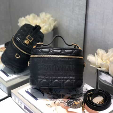 Dior迪奥 Travel羊皮革藤格纹化妆包 S5488