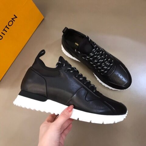LV/路易威登 蜡面小牛皮男士奢品Run Away 运动鞋