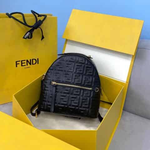 FENDI芬迪logo压纹小牛皮双肩包8318