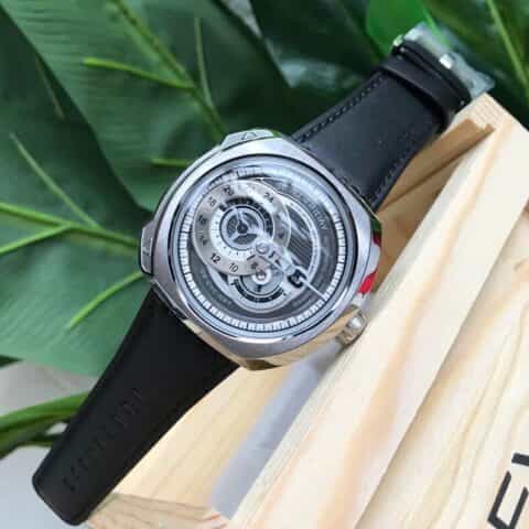七个星期五 SEVENFRIDAY M1/03机芯:原装日本西铁城8215机械机芯腕表