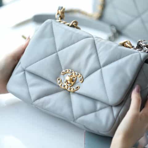 Chanel香奈儿 19 Flap Bag AS1160小号26C灰色