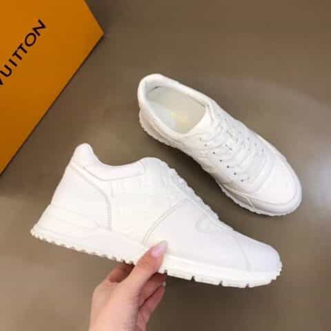 LV/路易威登 黑色/白色粒面小牛皮L 新品男士休闲运动鞋