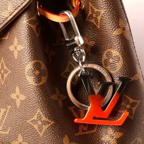 LV Spray Bag Charm And Key Holder包饰与钥匙扣 M80216