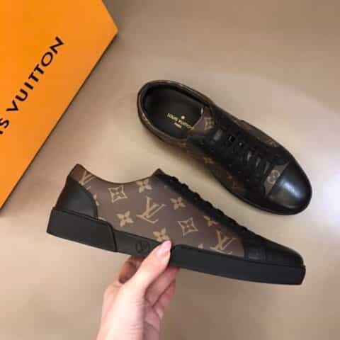 LV/路易威登 头层牛皮内里奢品男士低帮休闲运动鞋