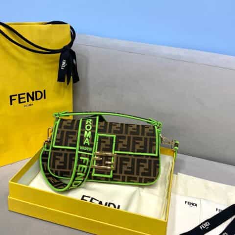 FENDI芬迪经典双F布料Baguette手袋772S
