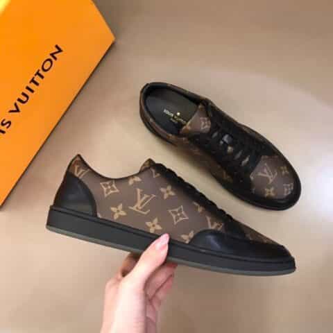 LV/路易威登 路易家经典老花印花帆布与纯黑奢品男士低帮休闲运动鞋