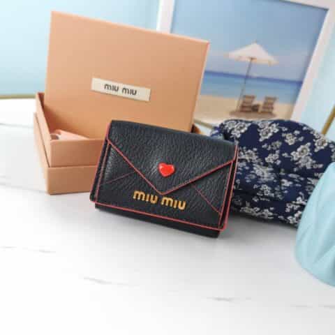 MIUMIU缪缪专柜最新系列三折短款钱夹5MH020