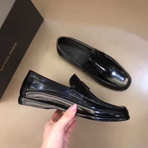 BV葆蝶家 进口开边珠牛皮鞋面男士正装真皮大底皮鞋