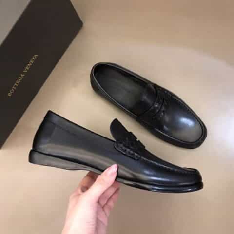 BV葆蝶家 进口开边珠牛皮鞋面男士正装真皮大底皮鞋