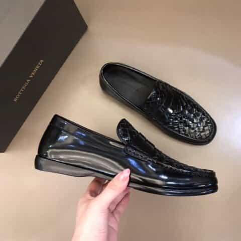 BV葆蝶家 进口开边珠牛皮鞋面男士正装真皮大底皮鞋