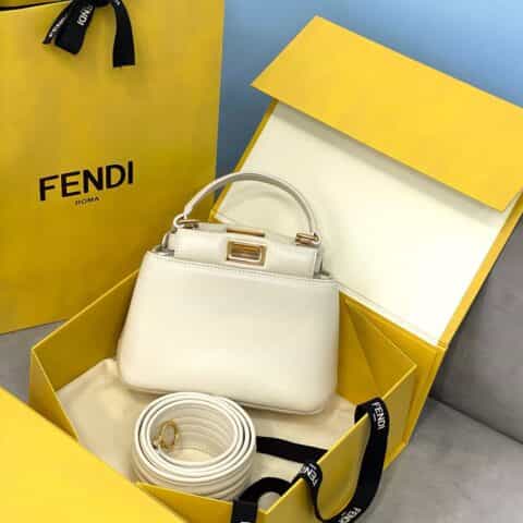 FENDI芬迪柔软小羊皮PEEKABOO ICONIC XS手袋8328