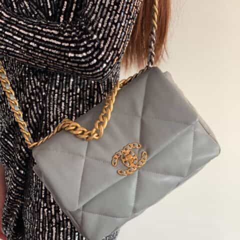 Chanel香奈儿 19 Flap Bag AS1160小号26CM灰色