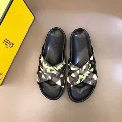 FENDI芬迪 印花牛皮制作原版大底时尚男士拖鞋