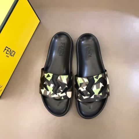 FENDI芬迪 印花牛皮制作原版大底时尚男士拖鞋