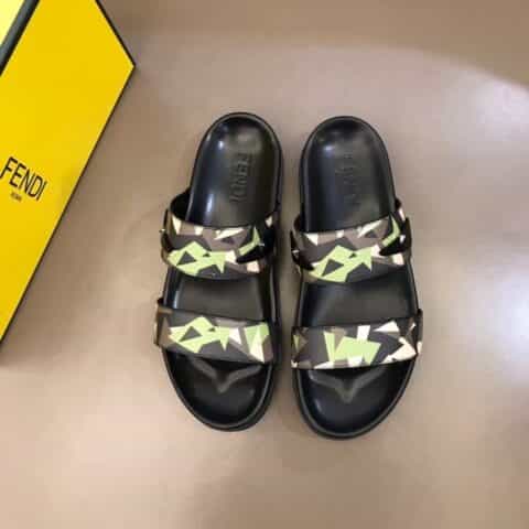 FENDI芬迪 印花牛皮制作原版大底时尚男士拖鞋