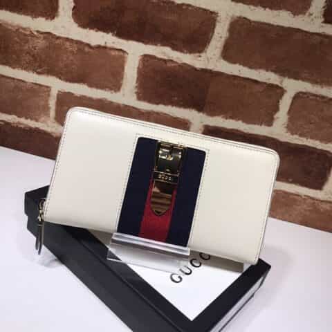 GUCCI古驰Sylvie 系列皮革全拉链式钱包476083
