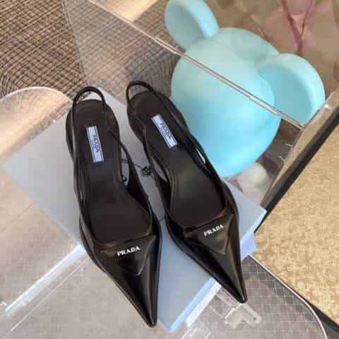Prada普拉达  ????春夏新品  猫跟尖头凉鞋
