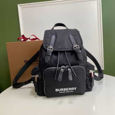 Burberry巴宝莉ECONYL 材质军旅背包