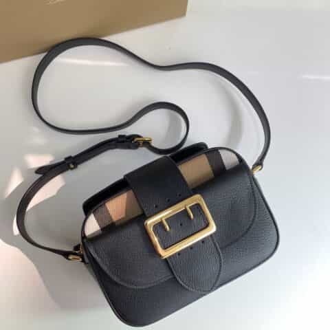 Burberry巴宝莉粒纹皮革The Buckle 搭扣包6102