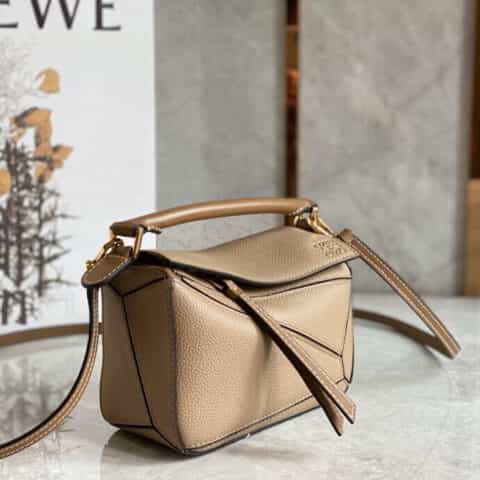 LOEWE罗意威 Mini Puzzle bag几何包 0338沙色18CM
