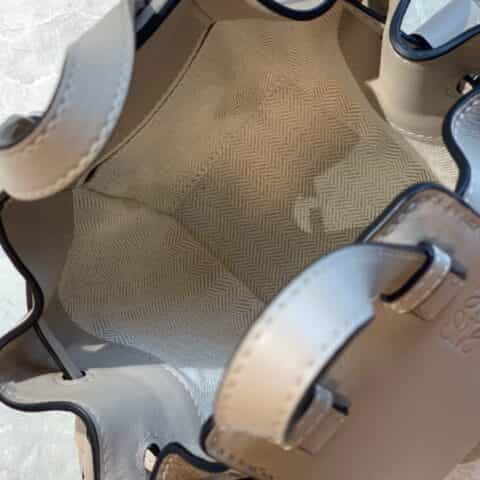 LOEWE罗意威 Mini Hammock bag 吊床包 0501拼色