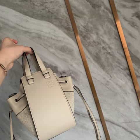 LOEWE罗意威 Mini Hammock bag 吊床包 0501拼色