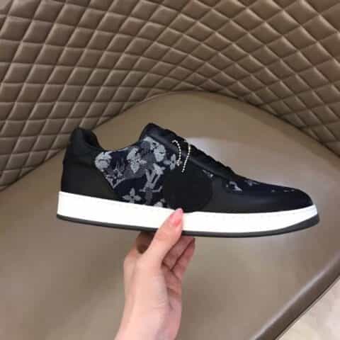LV/路易威登 经典L老花印花帆布面拼接L 新品男士高端休闲运动鞋