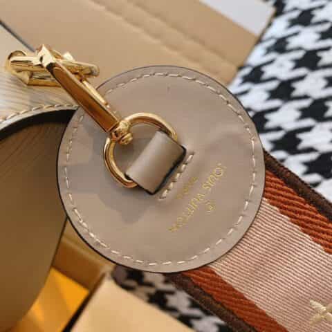 Louis Vuitton LV Twist PM Bag M57049