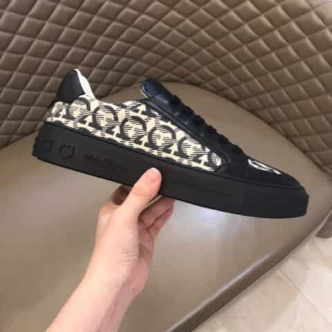 Ferragamo 菲拉格慕 进口牛皮制作男士GANCINI低帮休闲鞋