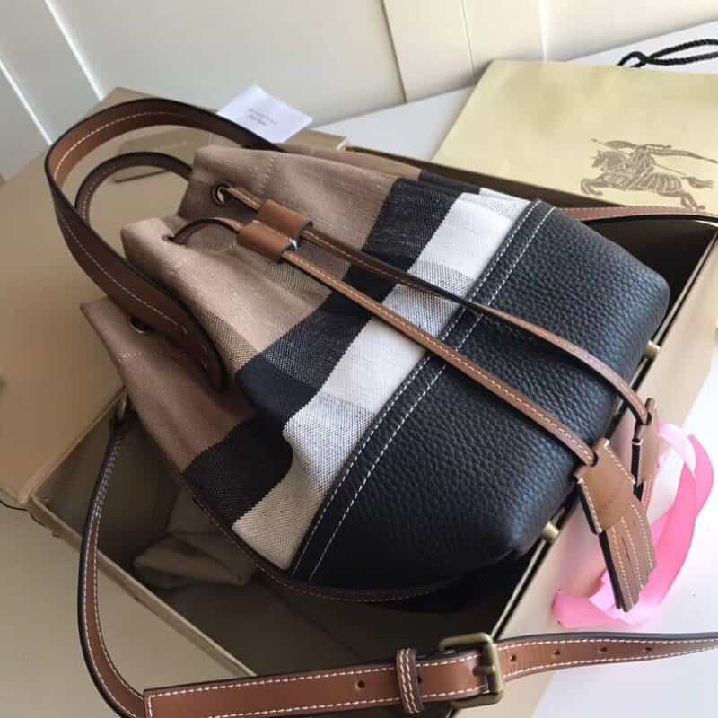 Burberry巴宝莉Canvas 格纹水桶包5541