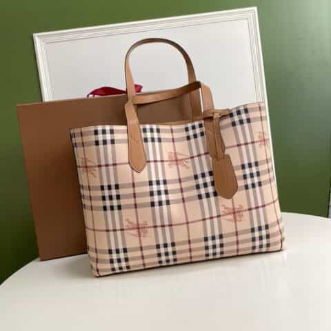 Burberry巴宝莉实用功能型购物袋
