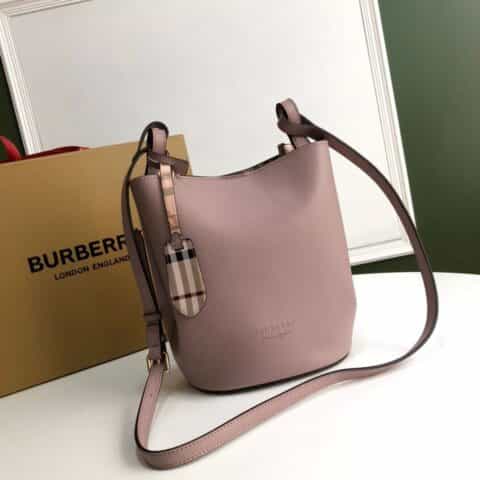 Burberry巴宝莉手掌纹皮革斜背水桶包