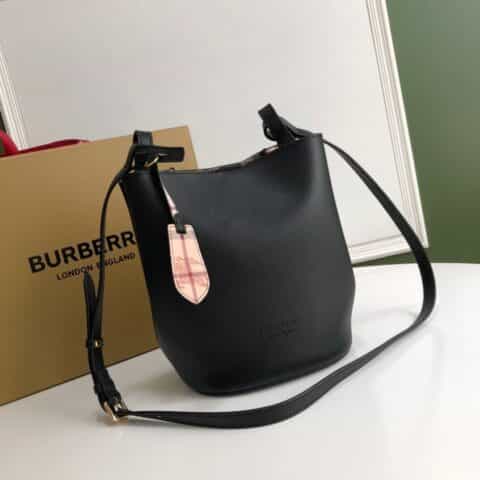 Burberry巴宝莉手掌纹皮革斜背水桶包