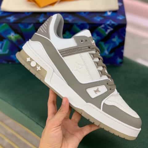 LV/路易威登 采用压印荔面小牛皮制成Vuitton 标识男士运动跑鞋