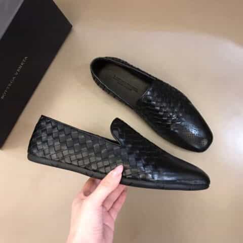 B·V葆蝶家 纯手工编织鞋面B 家经典的小牛皮乐福便鞋