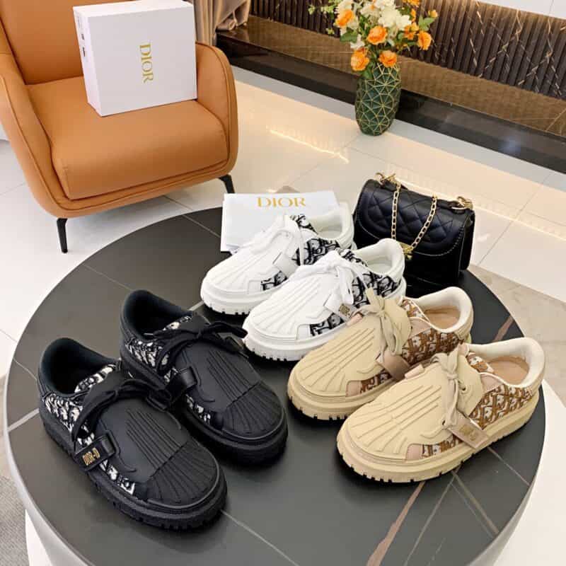 DIOR迪奥 ????早春贝壳头休闲小白鞋