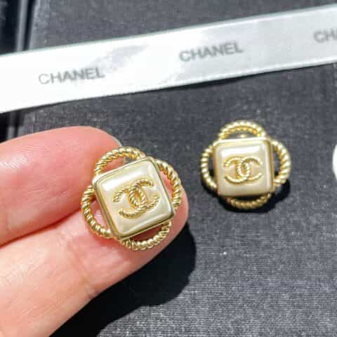 新款CHANEL香奈儿双c珍珠耳钉耳环