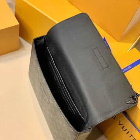 Louis Vuitton LV Pochette Steamer Bag M80107