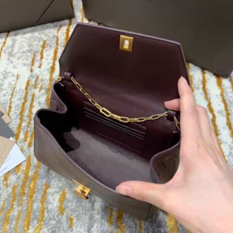 Bottega Veneta葆蝶家 Mini Angle Bag小猪包 608798酒红