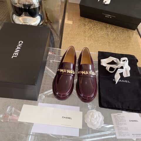 Chanel香奈儿   ????春夏新品 金属字母乐福鞋