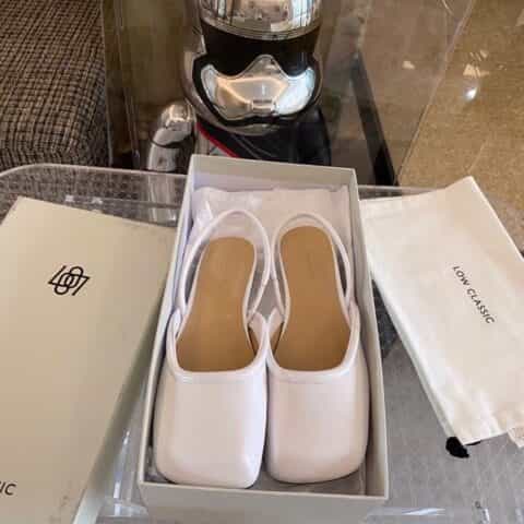 Low classic ????春夏新品 时髦复古方头凉鞋