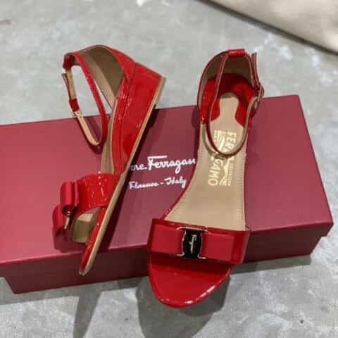 SF salvatore Ferragamo 菲拉格慕经典小坡跟凉鞋 4.5cm