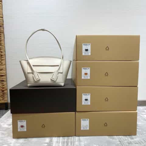 Bottega Veneta葆蝶家 Arco 33 平纹石膏白580725