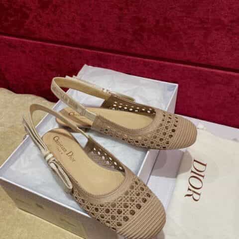 𝐃𝐈𝐎𝐑迪奥 21新款 slingback 粗跟圆头镂空后空凉鞋