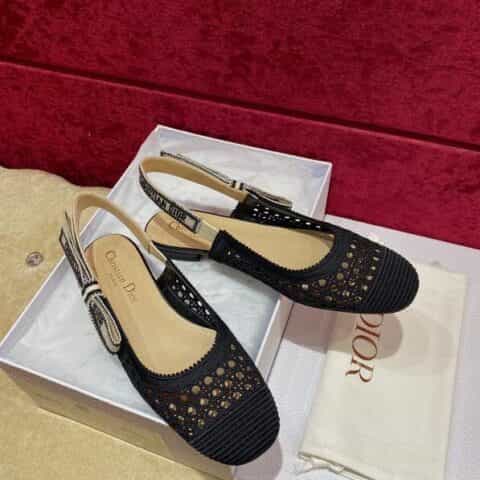 𝐃𝐈𝐎𝐑迪奥 21新款 slingback 粗跟圆头镂空后空凉鞋