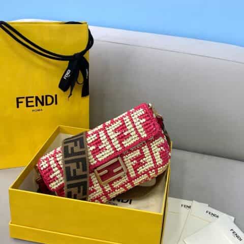 FENDI芬迪拉菲草纯手工编织BAGUETTE手袋0190