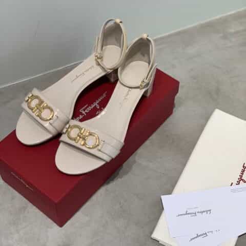 SF salvatore Ferragamo 菲拉格慕马蹄扣一字带小粗跟凉鞋