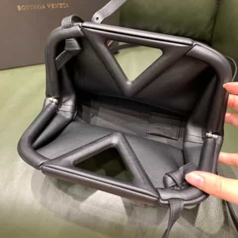 Bottega Veneta葆蝶家 Point Bag 三角包 658476黑色