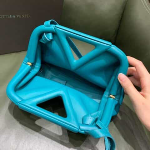 Bottega Veneta葆蝶家 Point Bag 三角包 658476野鸭绿