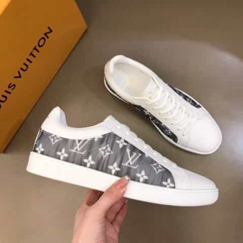 LV/路易威登 经典L老花PVC印花帆布拼接白色头层牛皮男士高端休闲运动鞋